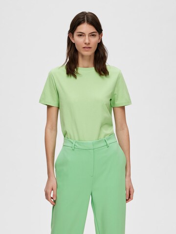 T-shirt 'MY ESSENTIAL' SELECTED FEMME en vert : devant