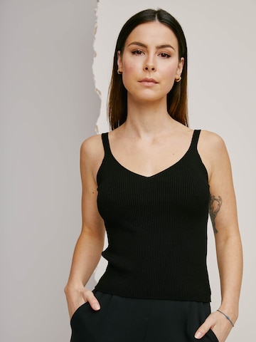 A LOT LESS Knitted Top 'Isabelle' in Black: front