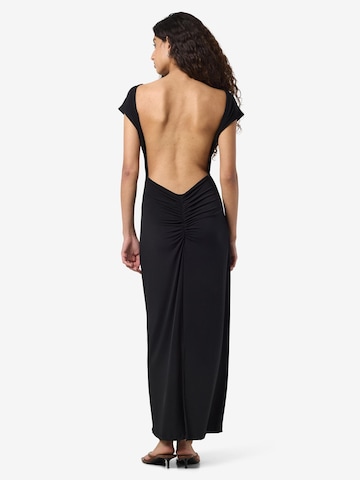 Noisy may - Vestido en negro