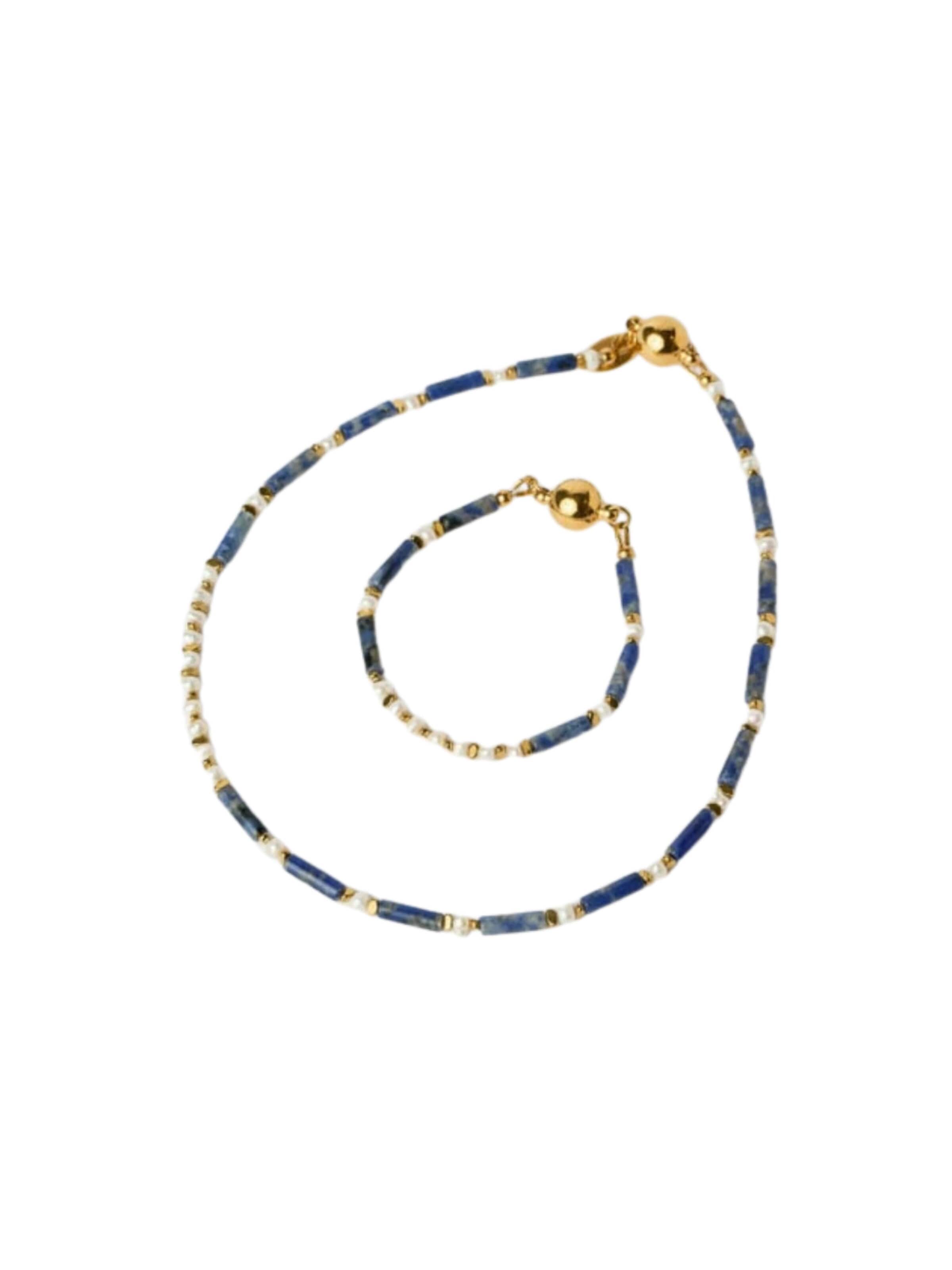 THE GEM STORIES JEWELRY Halsband 'Lapis Lazuli & Hematite Transformable Necklace' i blå: framsida