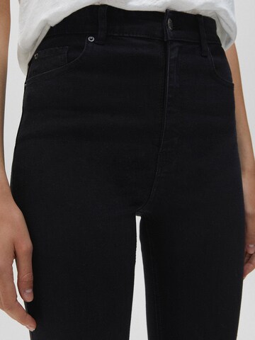 Pull&Bear Skinny Jeans in Schwarz