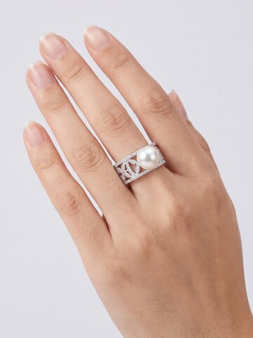 Anello 'VALRAS' di Ateliers Saint Germain in bianco