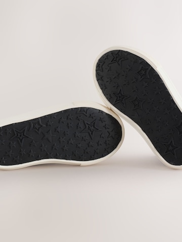 Next Sneaker 'Hi' in Schwarz