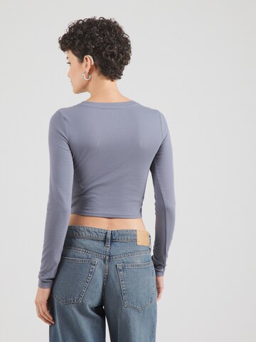 ABOUT YOU Shirt in Blue