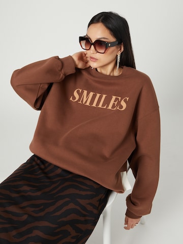 Smiles - Sudadera en marrón