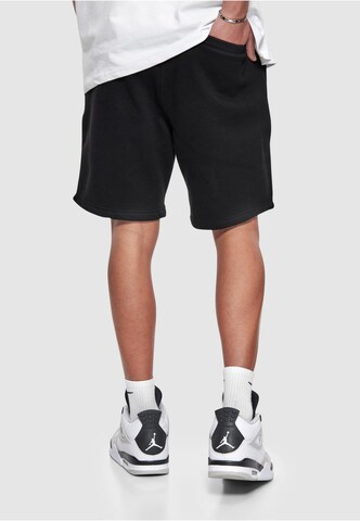 Dropsize Regular Shorts 'Embi' in Schwarz