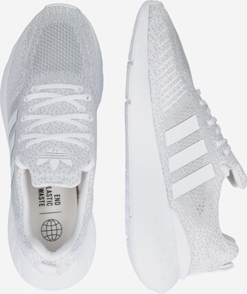 ADIDAS ORIGINALS - Zapatillas deportivas bajas 'Swift Run 22' en gris