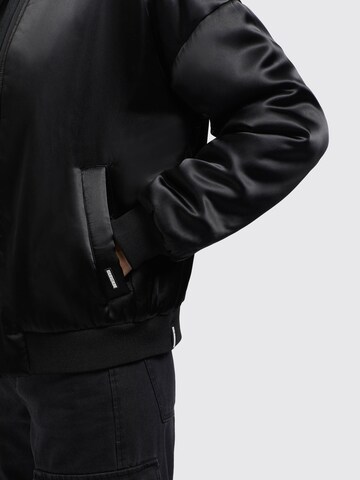 Veste mi-saison 'Adone' khujo en noir
