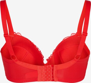 T-shirt Reggiseno di Devoted by Zizzi in rosso