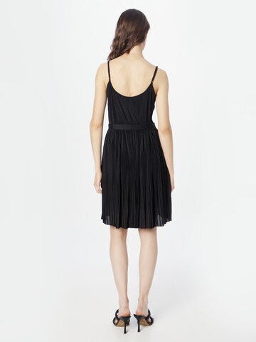 Robe 'Caitlin' ABOUT YOU en noir