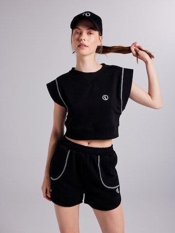 HOLLY LOLLY Sweatshirt in Zwart