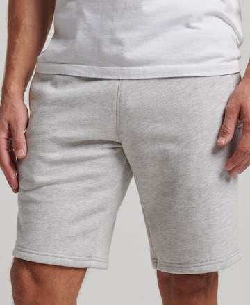 regular Pantaloni di Superdry in grigio