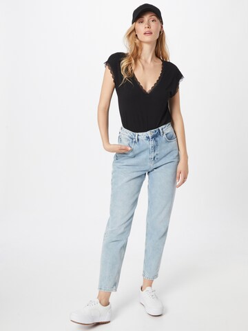 ABOUT YOU Shirt 'Therese ' in Schwarz