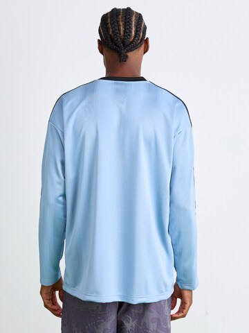 ADIDAS ORIGINALS Shirt in Blauw: terug
