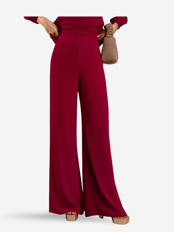 THE-ARE Wide leg Trousers in Red: front