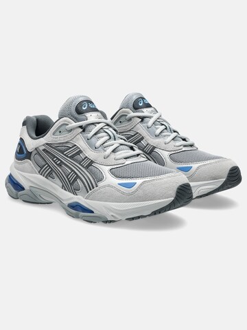 ASICS Sneaker in Grau