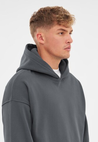 Felpa 'Cody Oversized' di Johnny Urban in grigio