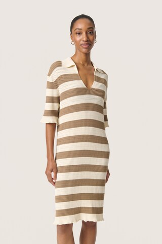 SOAKED IN LUXURY Jurk 'Lidya' in Beige: voorkant