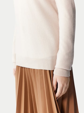 GOBI Cashmere - Jersey 'Women's Essential Cashmere Crewneck Sweater' en blanco