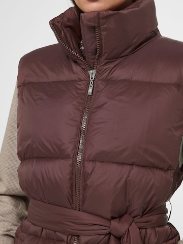 MADELEINE Weste in Braun