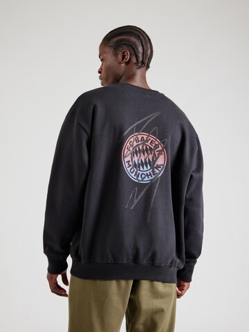 FCBM Sweatshirt i svart: framsida