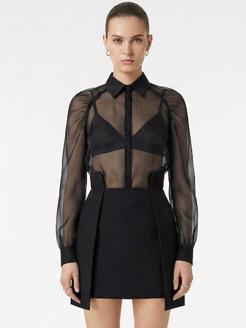 AVENUE N°29 - Camiseta 'Gathered Raglan Sleeve Silk Buttoned Down Shirt' en negro: frente