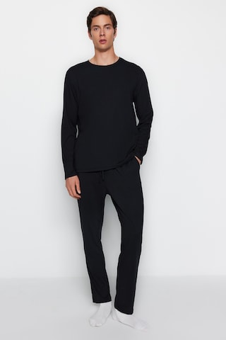 Trendyol Pyjamas lång i svart: framsida