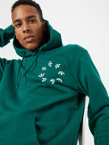 ADIDAS ORIGINALS Sweatshirt 'Adicolor Spinner' in Green