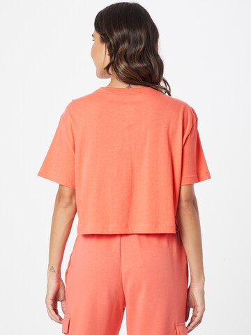 Nike Sportswear T-Shirt in Orange