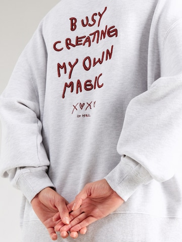 OH APRIL Свитшот 'Magic' в Серый