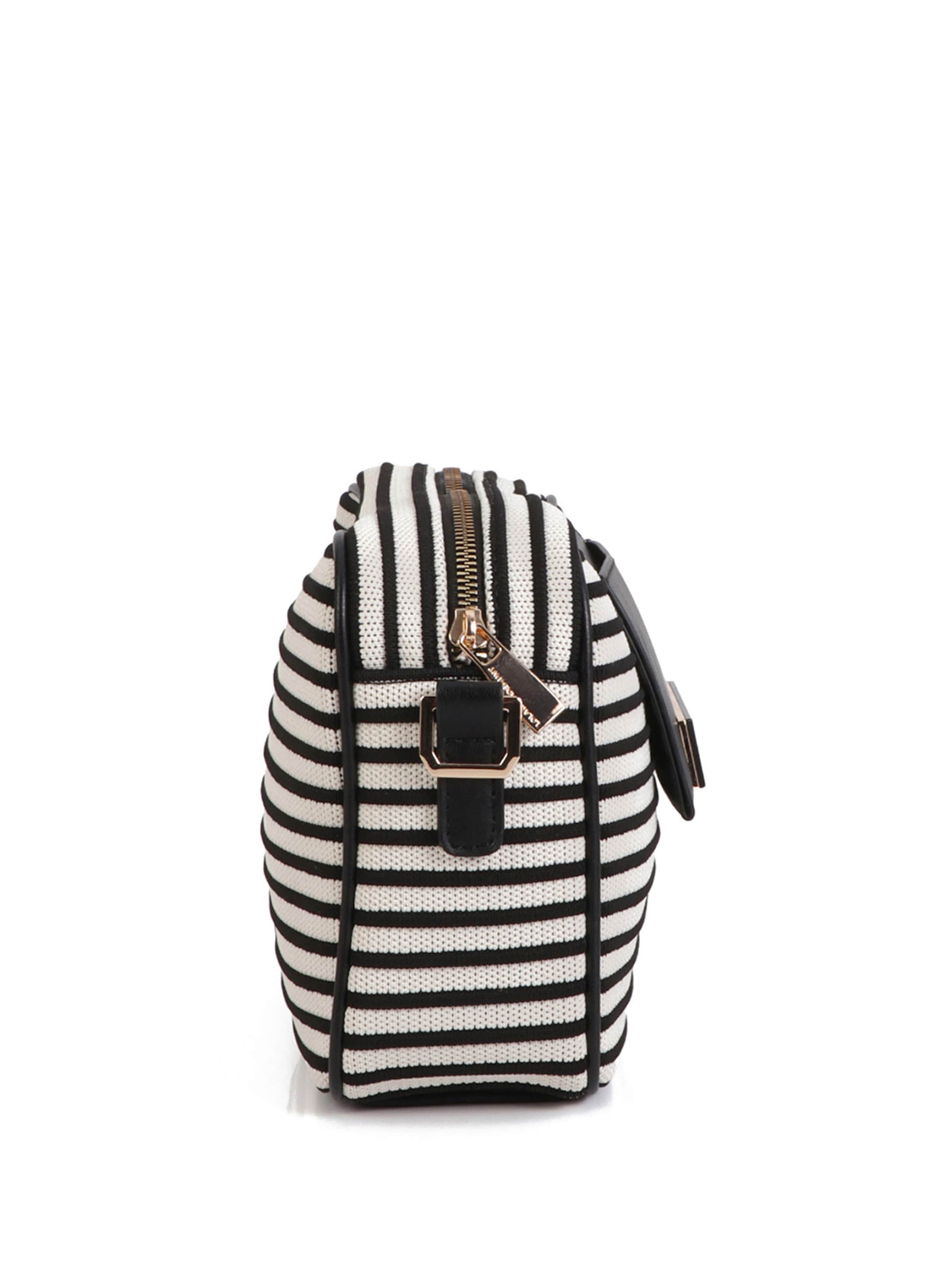 Lola Casademunt Olkalaukku värissä musta