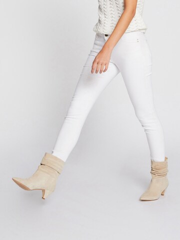 Morgan Slimfit Jeans 'PETRA' i hvit: forside