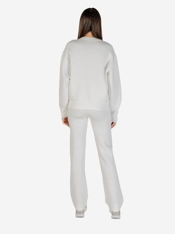 GUESS - Sudadera 'CECILIA CN V4BQ15 K7UW2' en beige