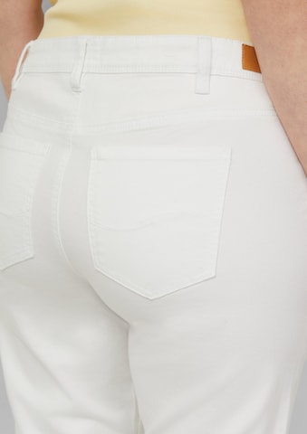 QS Slimfit Jeans 'Catie' in Weiß