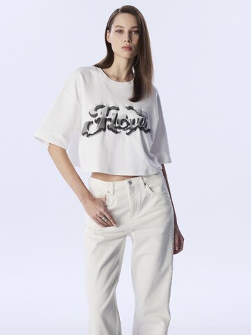 Twist Shirt in Wit: voorkant