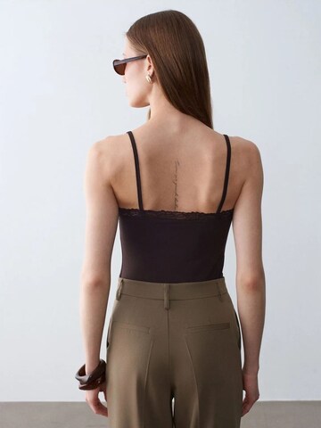 Dilvin Top in Black