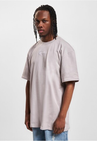 T-Shirt Karl Kani en rose : devant