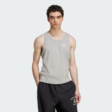 Maglietta 'Essentials' di ADIDAS ORIGINALS in grigio: frontale