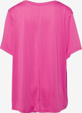 Nike Sportswear Performance Shirt in Pink