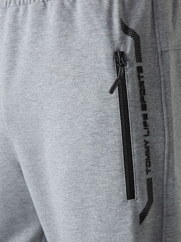 Tommy Life Regular Pants in Grey