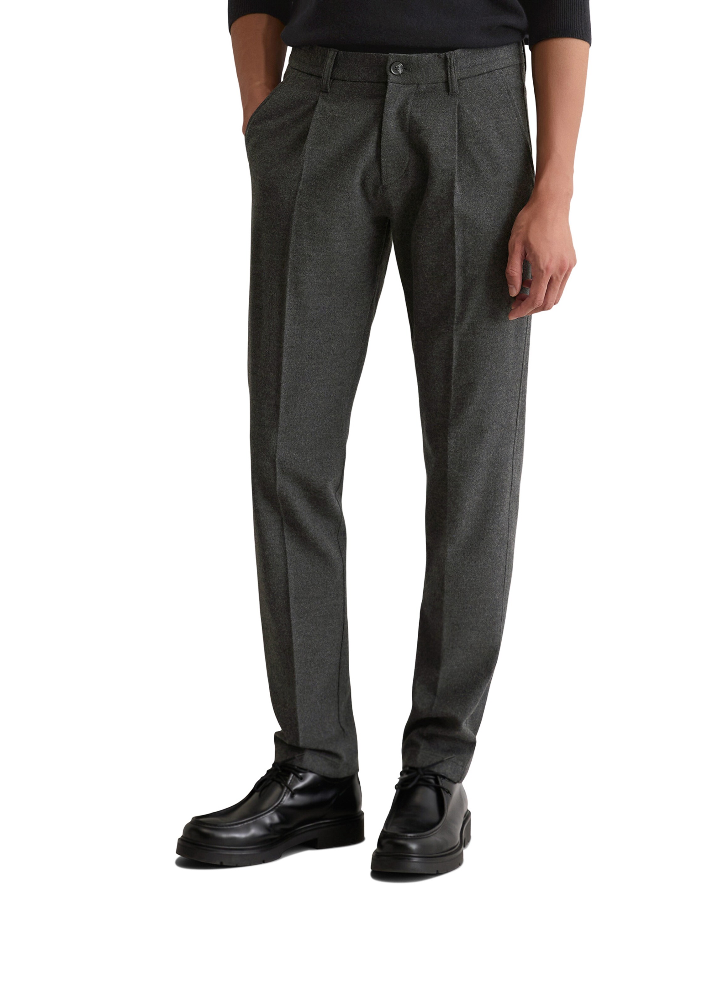 Marc O'Polo Regular Pleat-front trousers 'Osby' in Black: front