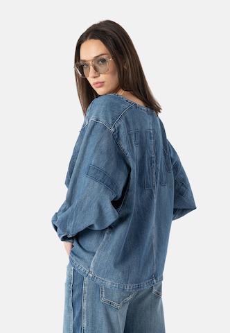 Camicia da donna 'Cassandria' di Elias Rumelis in blu: frontale