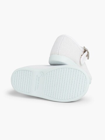 Chaussure basse Pisamonas en blanc
