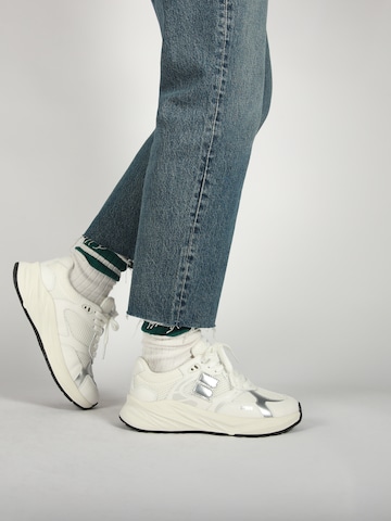 BLACKSTONE Låg sneaker 'Flint Marvel DL275' i vit