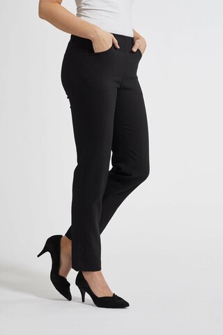 LauRie Jeans 'KELLY' in Black: front