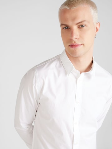 Coupe slim Chemise Calvin Klein Jeans en blanc