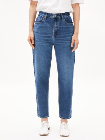 Tapered Jeans 'Mairaa' di ARMEDANGELS in blu: frontale