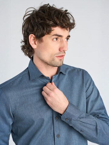 Regular fit Camicia di Lindbergh in blu