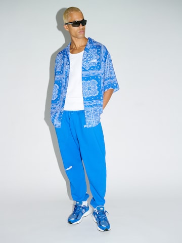 mėlyna Pacemaker Standartinis modelis Marškiniai 'Carlos'