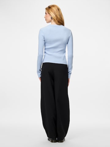 PIECES Pulover | modra barva